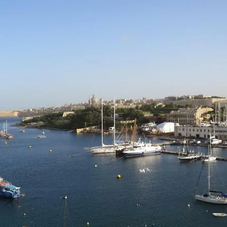 1 Bdr Sea View 115 Sliema