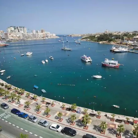 1 Bdr Sea View 115 Apartment *